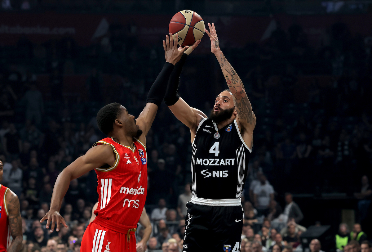 Džered Batler i Dvejn Vašington, Crvena zvezda - Partizan