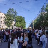 Automobilom udario čoveka od 90 godina ispred Pravnog fakulteta, drugi vozač udario studenta šipkom: Građani se okupljaju na toj raskrsnici (VIDEO) 6