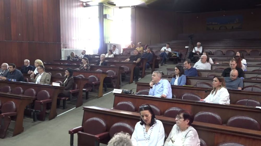 Završena konstitutivna sednica SO Kula: Predsednik iz redova SNS izabran iz dva puta, uz tenzije 1