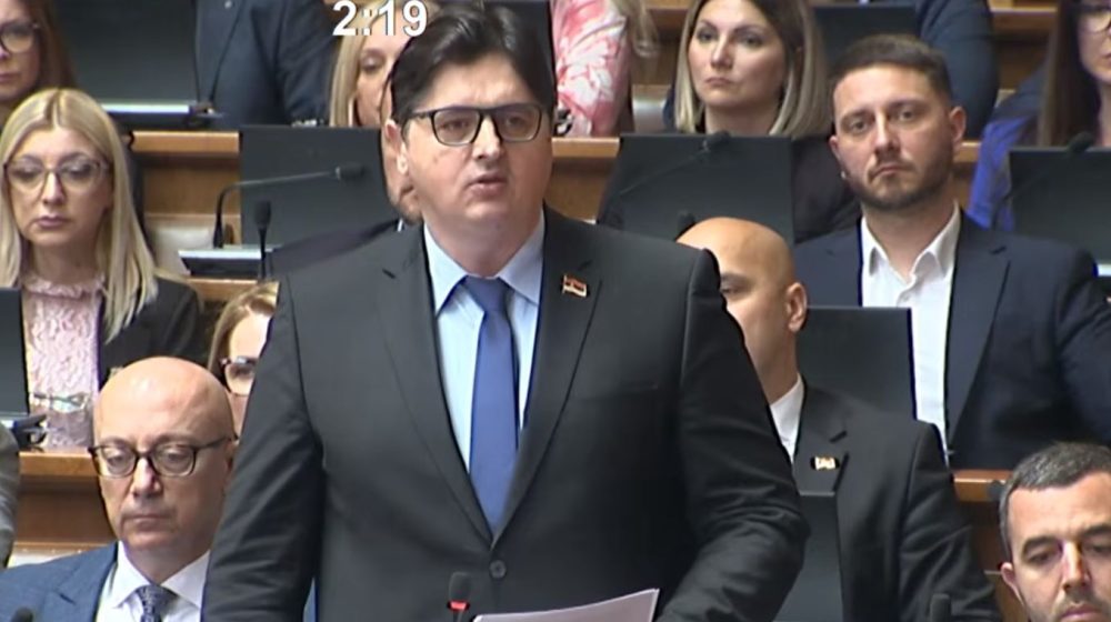Mrdić (SNS) o pravosudnim zakonima: Nijedan zakon nije povučen, već da su zakoni unapređeni 10