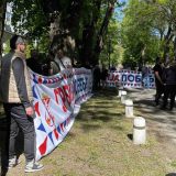 Konstitutivna sednica lokalnog parlamenta u Kuli: Ispred zgrade opštine napeto, policija čuva pristalice SNS-a 4