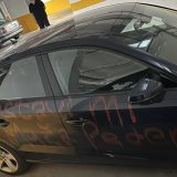 Studentu u Novom Sadu išarali auto uvredljivim porukama nakon što je stavio nalepnicu "Studenti pobeđuju" 8