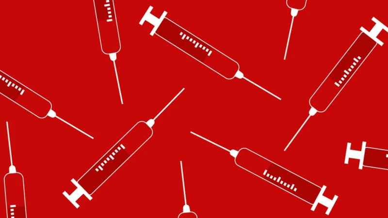 'Od steriliteta do nebezbednosti': Najčešće zablude o HPV vakcini 2 Nekoliko špriceva na crvenoj pozadini