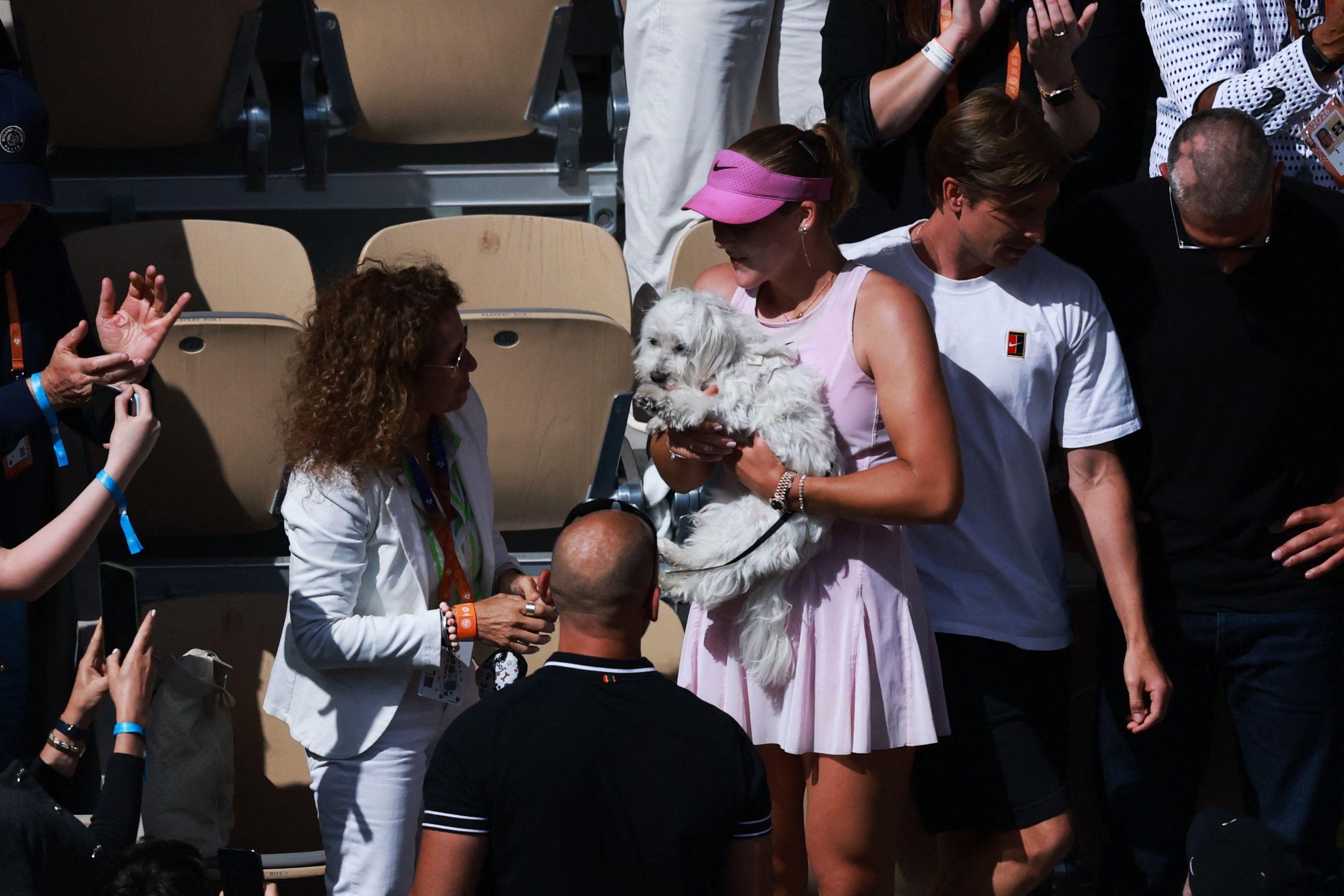 Mira Andrejeva kao Monika Seleš: Tenis je dobio novu kraljicu Pariza 5 mira andrejeva sa psom