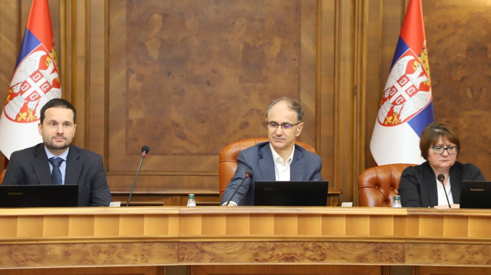 Oglasila se Akademska inicijativa Pobunjeni univerzitet: Zašto Vlada treba da podnese ostavku? 8