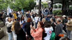 Roditelji učenika Jovine gimnazije ponovo u Beogradu, traže sastanak sa ministrom prosvete 1
