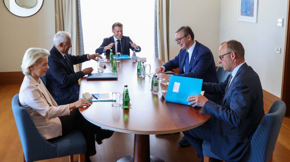 Nemačka vlada potvrdila da GIZ plaća Vučićevog savetnika 10