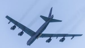 Srušio se američki vojni avion B-52 kod Los Anđelesa 3 Srušio se američki vojni avion B-52 kod Los Anđelesa 1