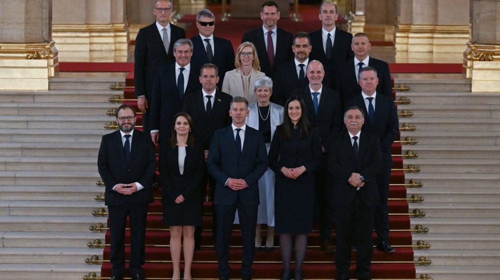 Objavljene su imovinske karte: Ovo je najbogatiji član vlade Petera Mađara 10