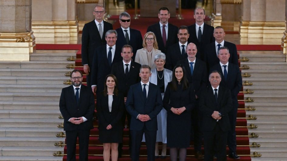 Objavljene su imovinske karte: Ovo je najbogatiji član vlade