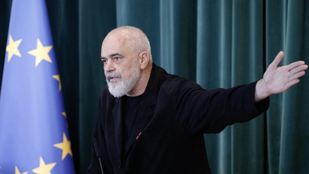 Uprkos masovnim protestima u Albaniji zbog projekta Trampovo