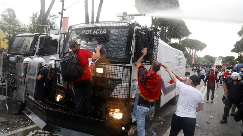 protest u Tirani zbog izgradnje Kušnerovog kompleksa