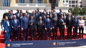 Kraj proširenja EU po dosadašnjem modelu? 7 Kraj proširenja EU po dosadašnjem modelu? 6