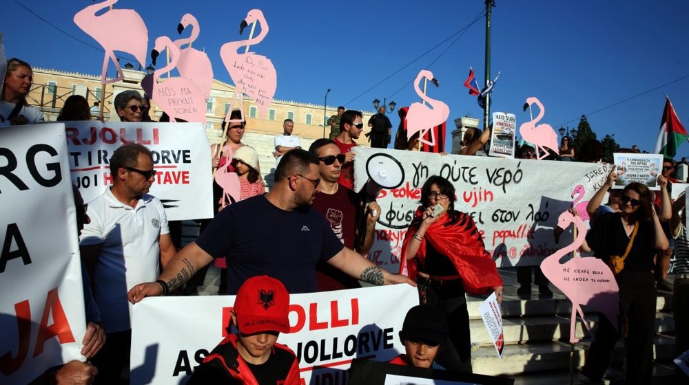 „Flamingo revolucija“ ne jenjava: Novi masovni protest protiv premijera Albanije 10