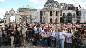 „Gospodine predsedniče, i Vi znate da je kraj, još nije kasno da se povučete“: Petar Mađar nakon protesta podrške „marionetema Orbana“