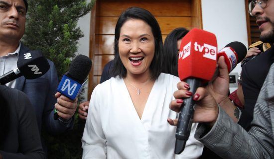Zaklela se da će vladati čvrstom rukom kao nekad njen otac: Ko je Keiko Fudžimori, nova predsednica Perua? 8