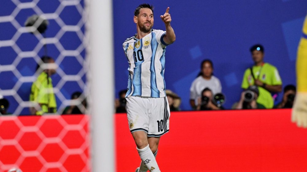 Lionle Mesi, Leo