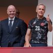 (VIDEO) Premijer Kanade Karni i Predsednik FIFA Infantino se potpisali na zastavu Rusije 7