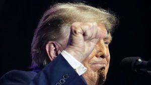 „Doktor Donald Tramp leči kritičare od ‘Trampovog sindroma poremećenosti'“: Predsednik SAD objavio AI video (VIDEO)