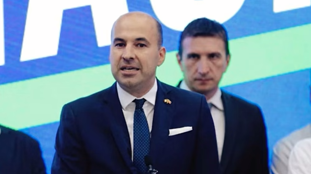I Blažu Rađenoviću onemogućen ulazak u Srbiju bez ikakvog objašnjenja, smao njega izdvojili od svih putnika 7