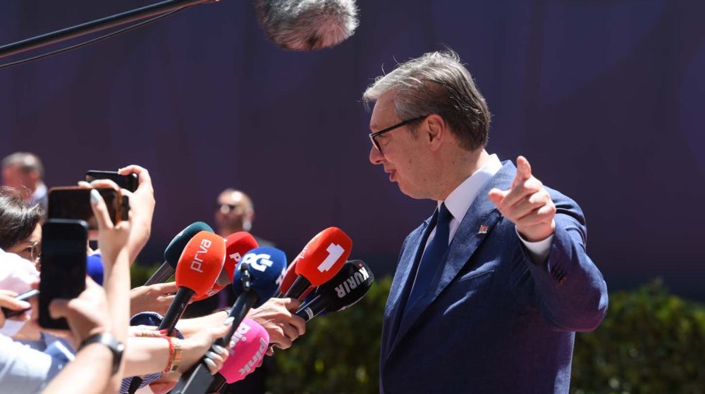 "Priznao je to i Aleksandar Vučić": Ruski list o neuspelom "beogradskom desantu" na Crnu Goru 8