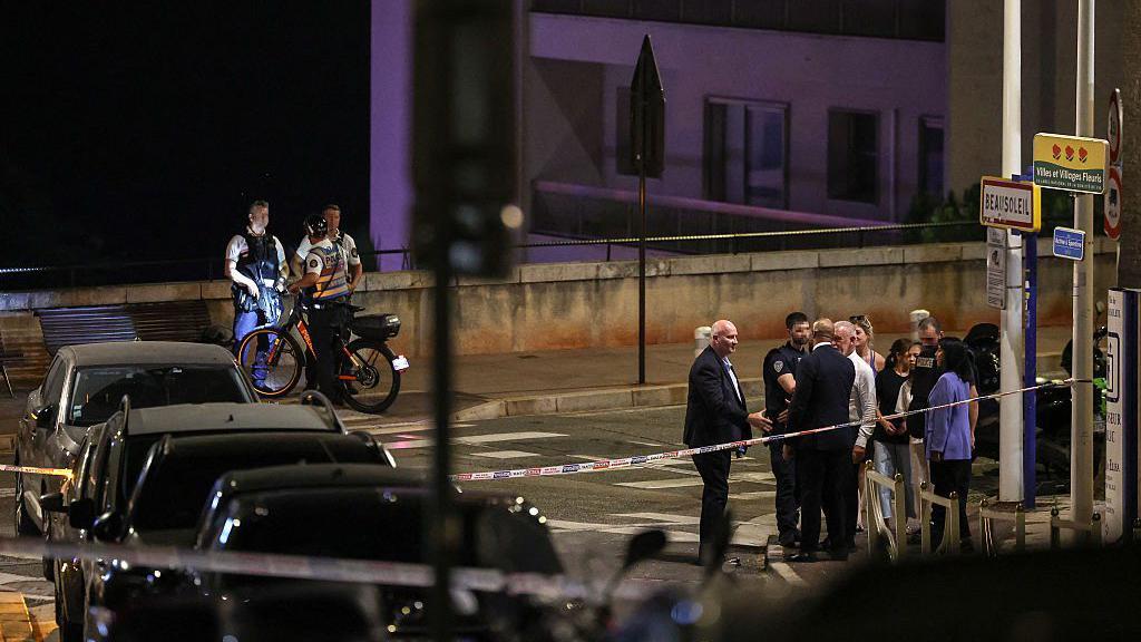 policija na mestu eksplozije u Monaku