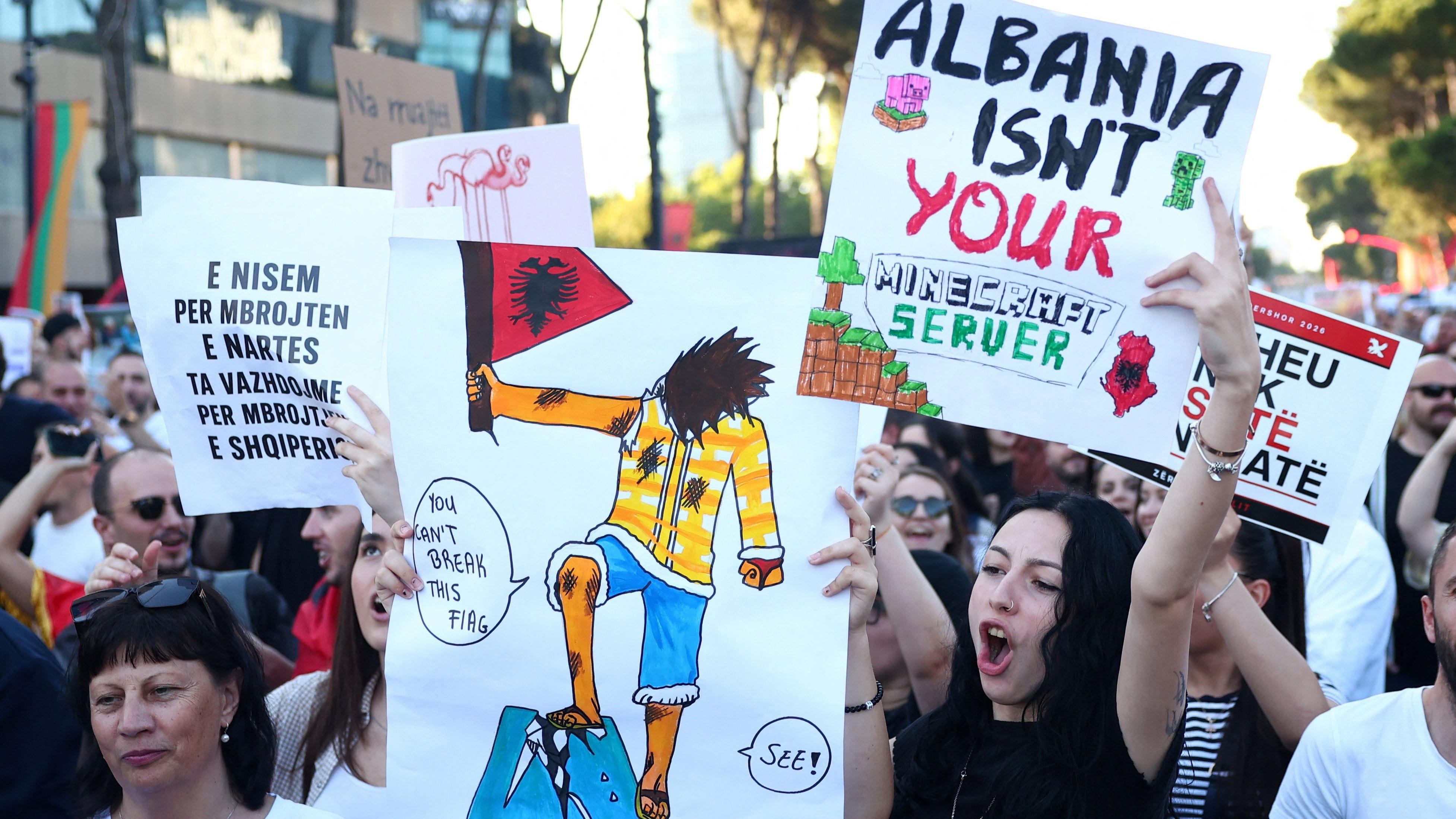 'Revolucija flamingosa' u Albaniji: Masovni protesti zbog projekta povezanog sa Trampovim zetom 1 protesti u tirani