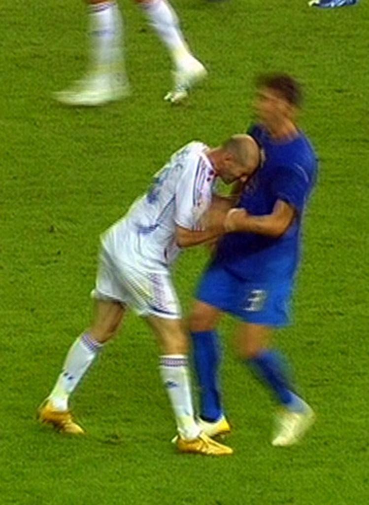 Mundijalske godišnjice: Zidanova glava, Maradonin šou i jedini 'povratak fudbala kući' 5 Zidan protiv Materacija