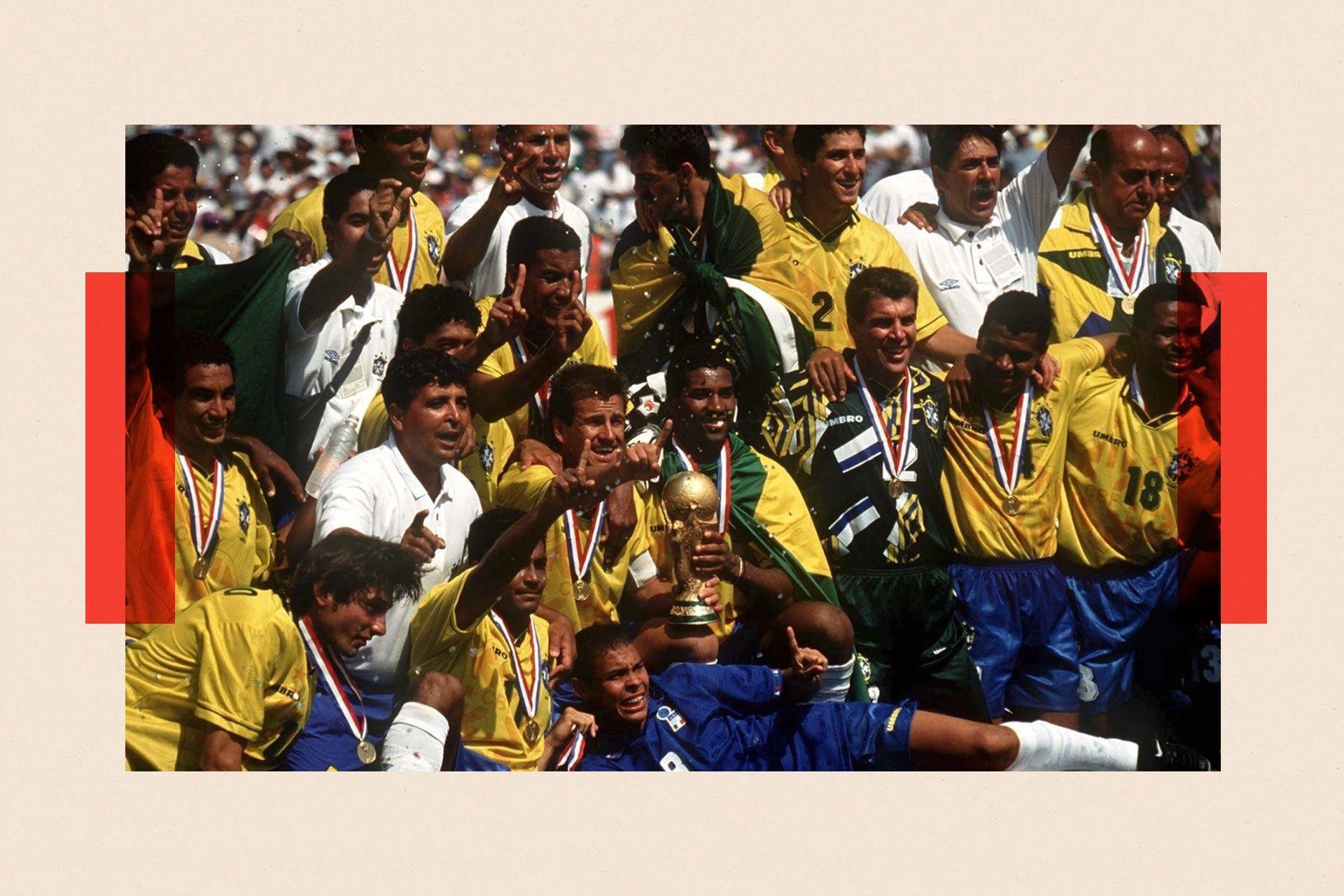 'Ovaj Mundijal je najluđi turnir svih vremena': BBC urednik 6 Brazilski fudbalski tim drži pehar posle pobede na Svetskom prvenstvu 1994.