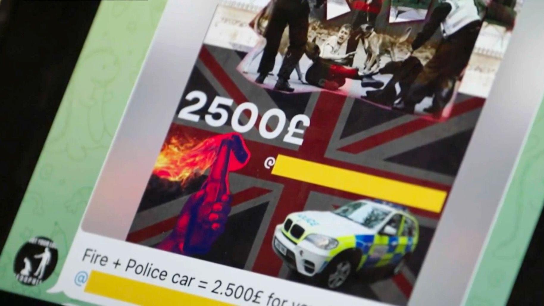 Rusija stoji iza paljenja imovine britanskog premijera: BBC istraga 3 Fotografija telefona na kojoj se prikazuje poruka sa jednog od naloga povezanih sa organizacijom Direct Action UK, sa grafikom koja prikazuje zastavu Ujedinjenog Kraljevstva, Molotovljev koktel i policijski automobil. U poruci piše „Vatrogasci + policijski automobil = 2.500 funti za vas“, koristeći ruski stil za pisanje valuta.