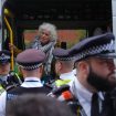 U Londonu osuđeni aktivisti Palestinske akcije zbog napada na izraelsku fabriku dronova u Bristolu 12
