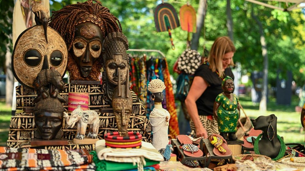 Počeo Afro festival u Beogradu: Živa scena susreta umetnosti, muzike, dizajna i savremenog i tradicionalnog stvaralaštva 9