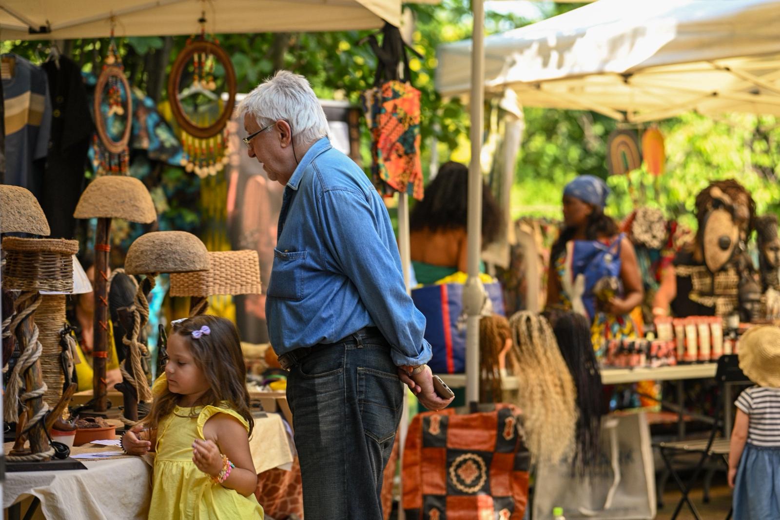 afro festival Počeo Afro festival u Beogradu: Živa scena susreta umetnosti, muzike, dizajna i savremenog i tradicionalnog stvaralaštva 4