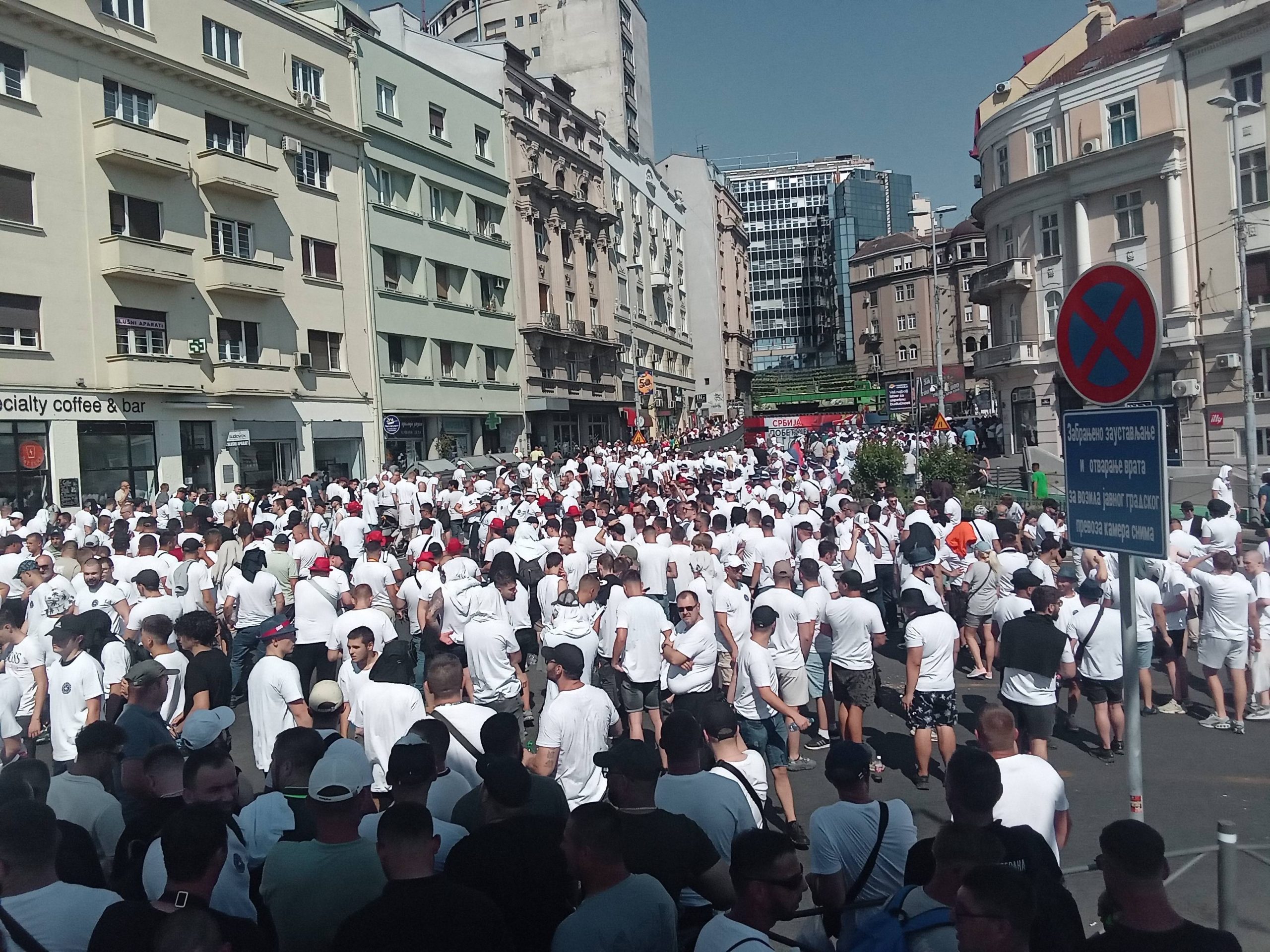 Šta se krije iza Vučićeve tvrdnje da bi bio nezadovoljan sa 46 odsto podrške? 4