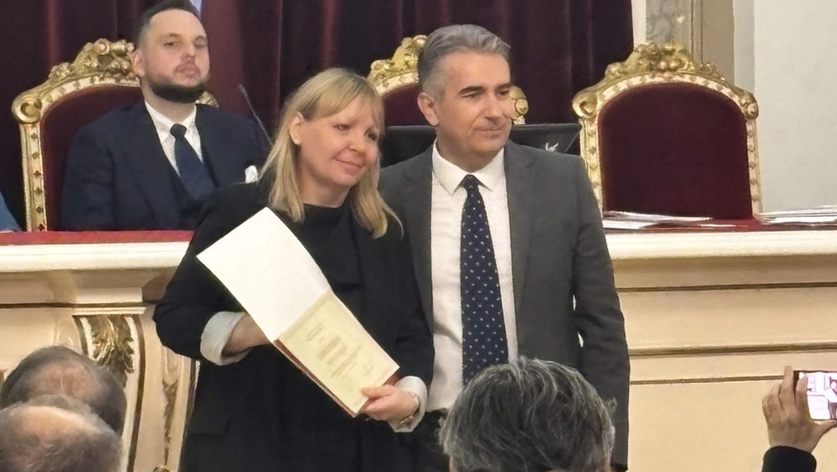 Dekan Danijel Sinani na svečanosti povodom Dana Filozofskog fakulteta u Beogradu: "Univerzitetu predviđam svetlu budućnost" 2 Dekan Danijel Sinani na svečanosti povodom Dana Filozofskog fakulteta u Beogradu: "Univerzitetu predviđam svetlu budućnost" 2
