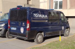 Uhapšen Aranđelovčanin sa 35.000 evra, kokainom, heroinom i vozilom za koji se sumnja da je stečeno prodajom narkotika