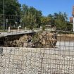 Zbog pucanja azbestne vodovodne cevi obrušio se trotoar u kragujevačkom naselju Vašarište: Grad aktivno prati razvoj situacije na terenu 9