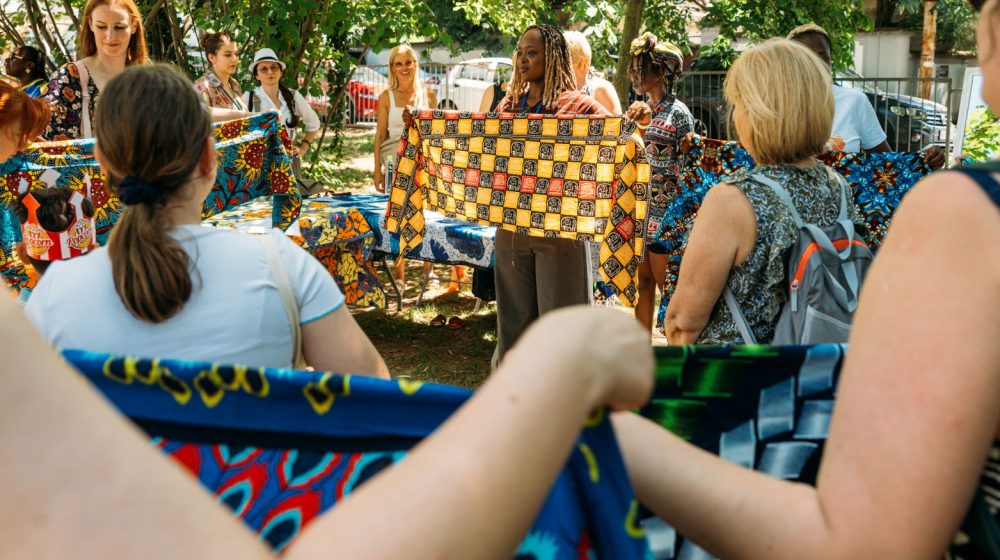 Održan Afro festival: Rekordna poseta, vredna donacija marokanskog kaftana i nastup Les Amazones d’Afrique u završnici 9