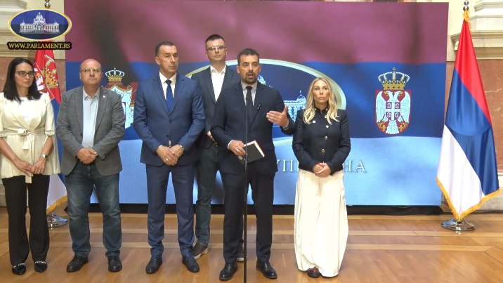 Miloš Parandilović se oglasio povodom mere udaljenja koju mu je izrekla Ana Brnabić 7