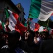 Hiljade ljudi u Rimu na rivalskim anti i pro-migracionim demonstracijama 5