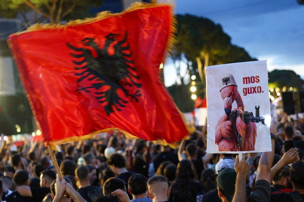 'Revolucija flamingosa' u Albaniji: Masovni protesti zbog projekta povezanog sa Trampovim zetom 3 protesti u tirani