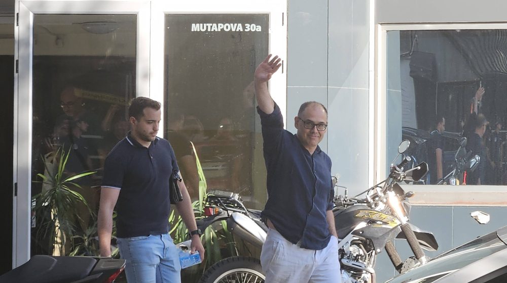 Aleksandar Radić napustio Srbiju 9