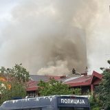 Požar u tržnom centru na Novom Beogradu: Gust dim i borba vatrogasaca 7