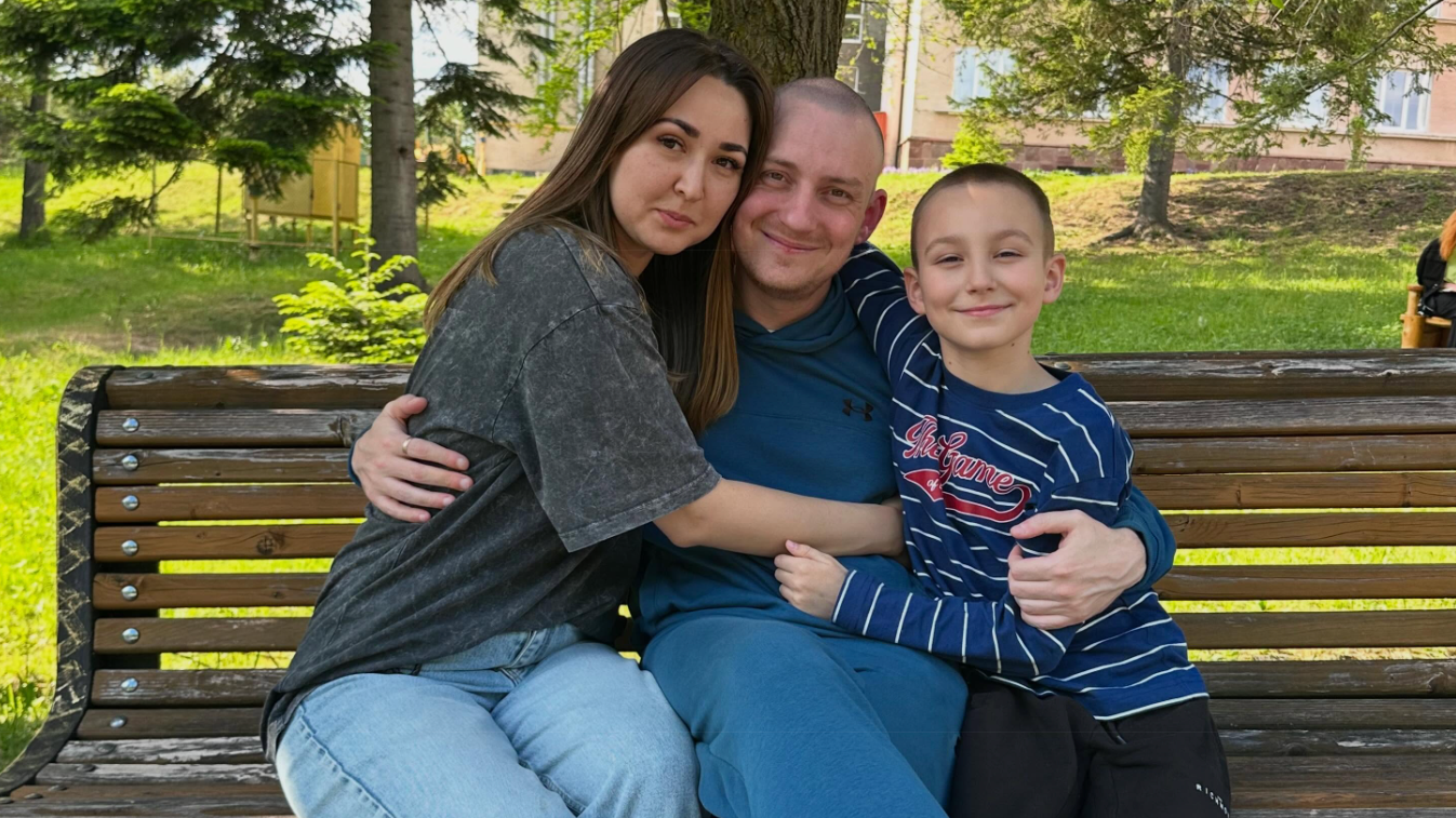 Ukrajinski vojnik u kaznenoj koloniji prepričavao Harija Potera da pomogne ostalim zarobljenicima 8 Aleksandar se ponovo okupio sa porodicom u maju 2025. godine