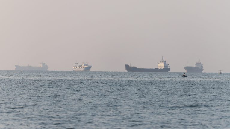 Amerika nastavila napade na Iran, Tramp kaže da Te