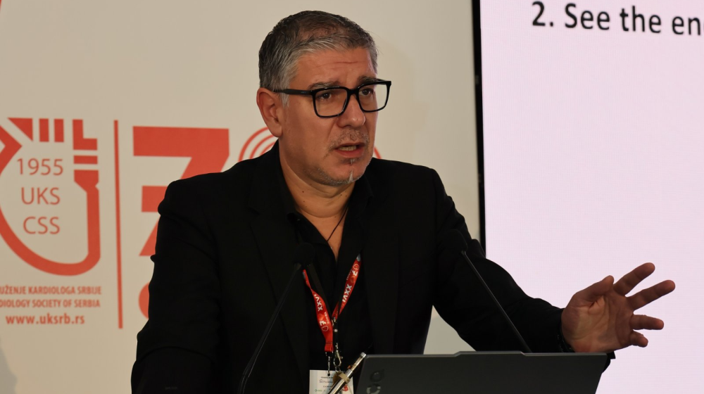 Kao da živimo u najmračnijem periodu srednjeg veka: Lekar Vladimir Zdravković nastavlja borbu zbog nezakonite smene sa mesta u UKC-u Kragujevac 10