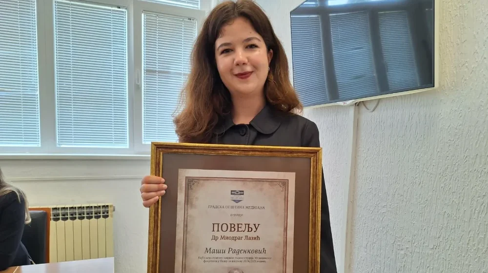 Niška opština Medijana peti put uručila nagradu "Doktor Miodrag Lazić": Sve desetke studentkinje Maše Radenković 1