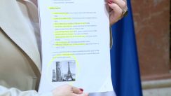 marinika tepic dokument mediji Marinika Tepić u holu Skupštine pokazala dokumenta o Vučićevoj "mreži za upravljanje medijima" 4