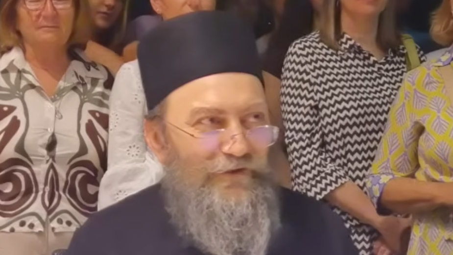 “I ja sam student”: Ko je arhimandrit Metodije, iguman manastira Hilandar, koji priča o veri i ne deli ljude? 8