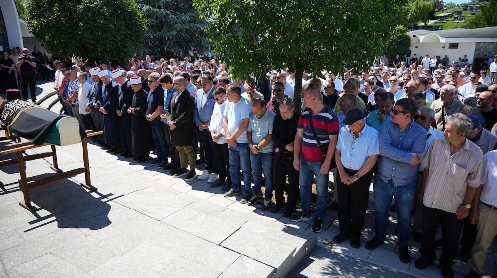 Sahranjen Edin Avdić: "Iza njega nije ostala praznina, nego nezaboravna sećanja..." 7